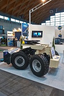 Italian-built Gaverini ‘Gapo’ remote-controlled hooklift container mover can now be specified with add-on axle with fifth wheel, enabling it to act as a semi-trailer ‘dock spotter’.