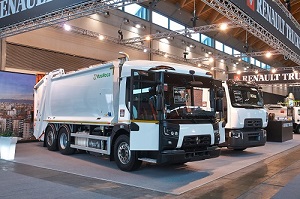 Low entry option. The Renault ‘Access’ low entry refuse collection vehicle chassis is out to challenge the leading position of the Mercedes ‘Econic’. This unit has a RosRoca body/hopper.