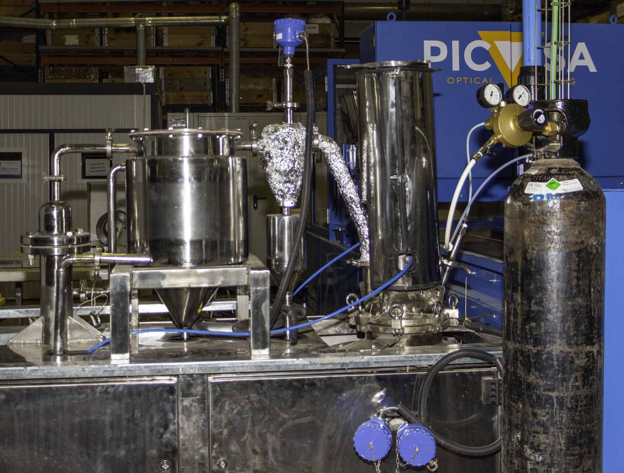 Chemical recycling of plastic waste working towards complete recycling