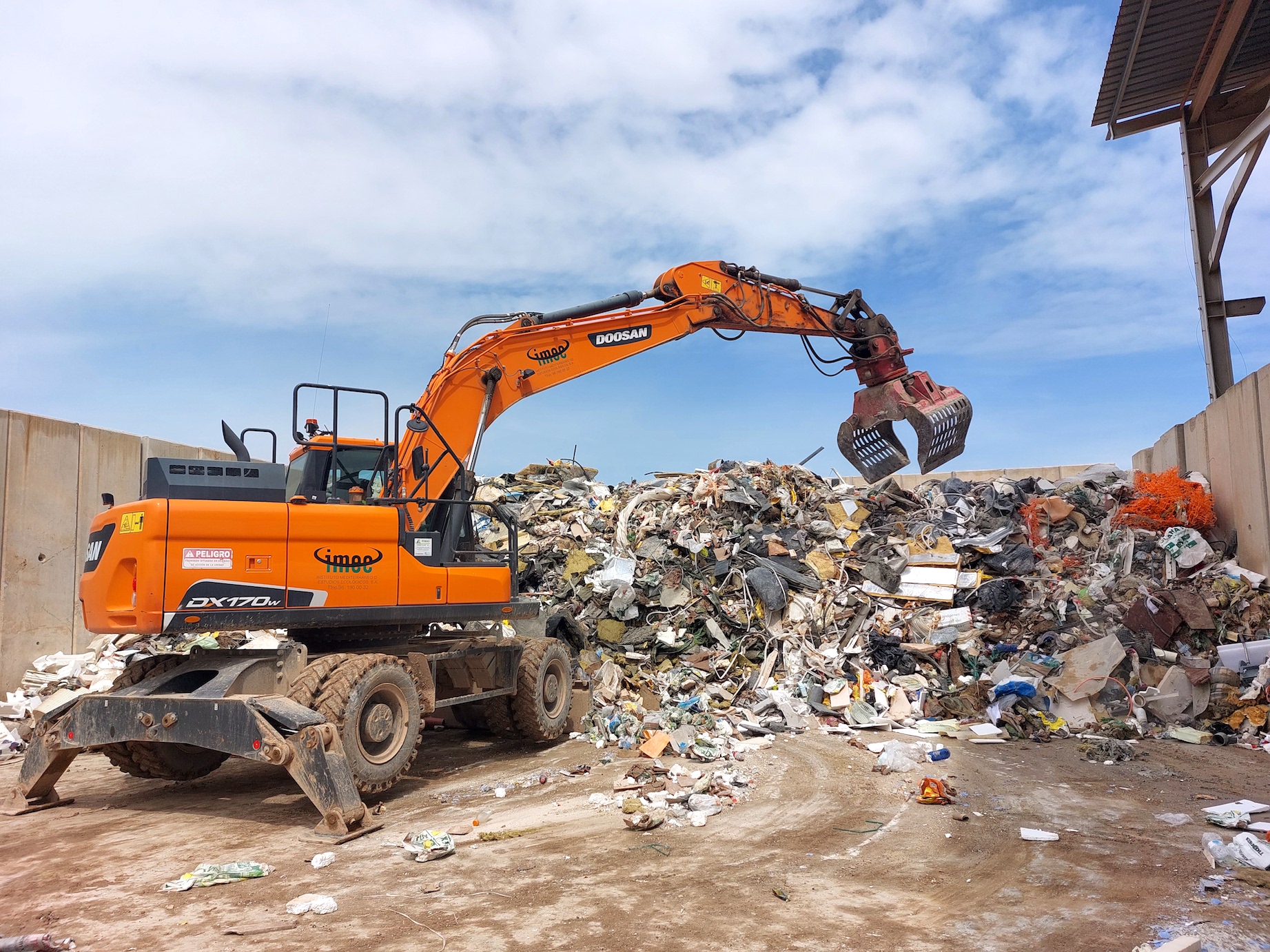 Excavación en una planta de reciclaje española