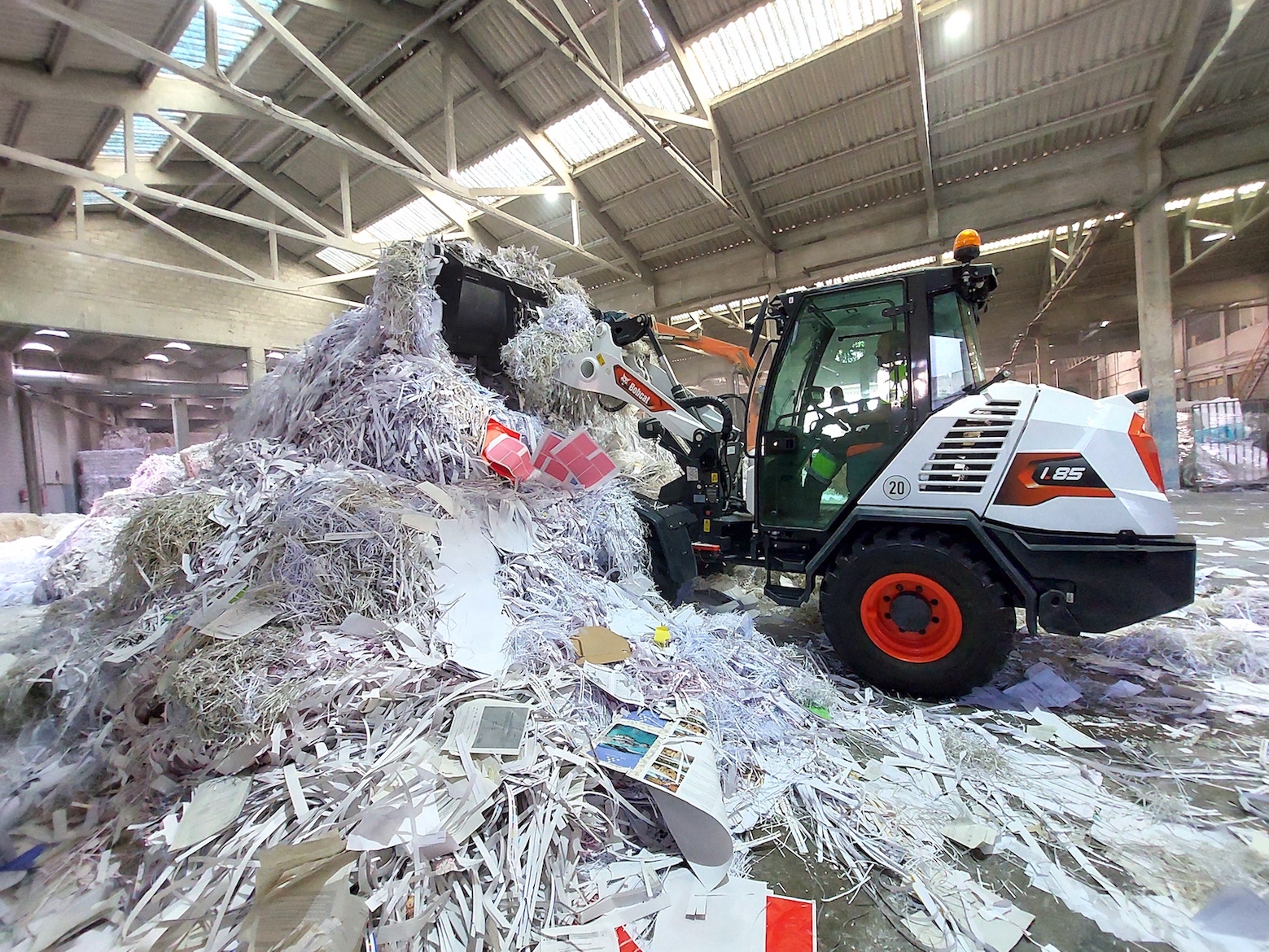 New Bobcat L85 wheel loader for paper recycling
