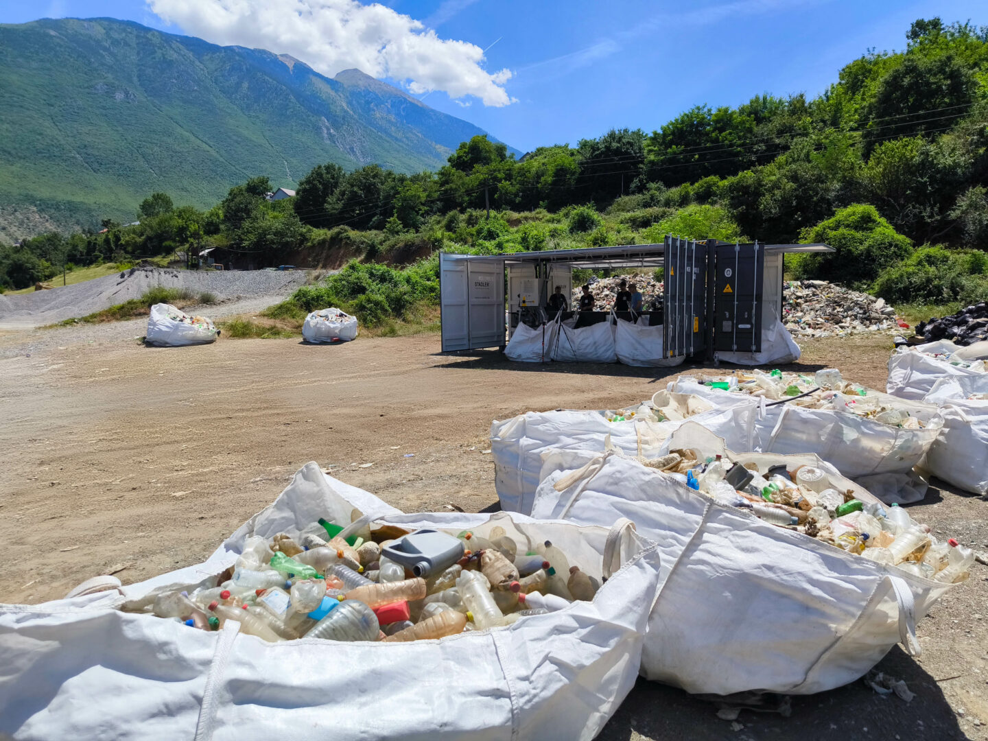 Mobile sorting container to tackle river plastic pollution - RECYCLING ...