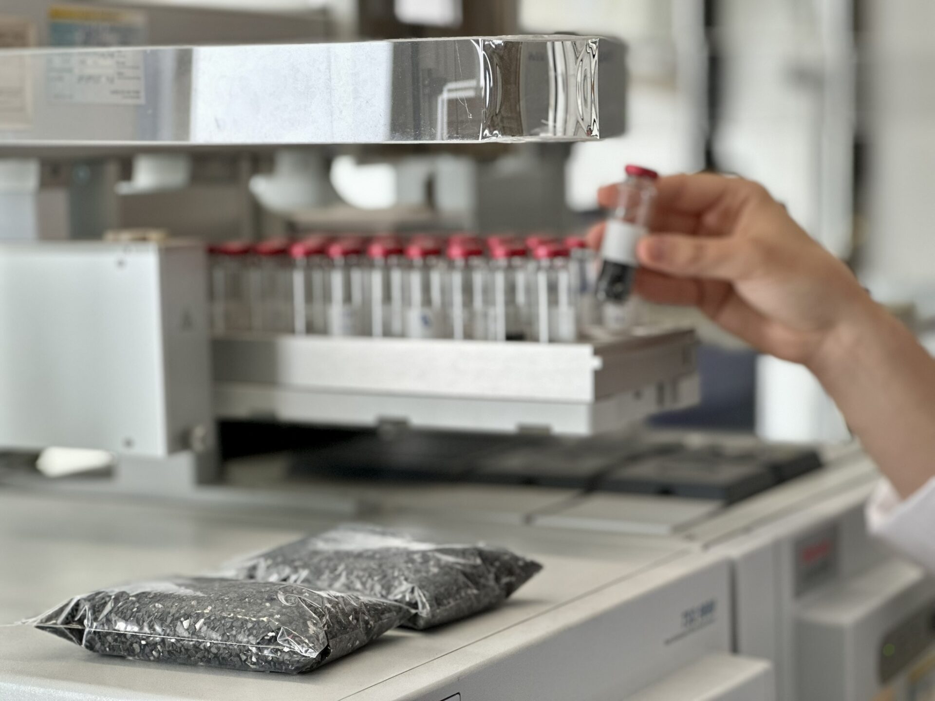 Reducing odors in cars with contaminant-free recycled material